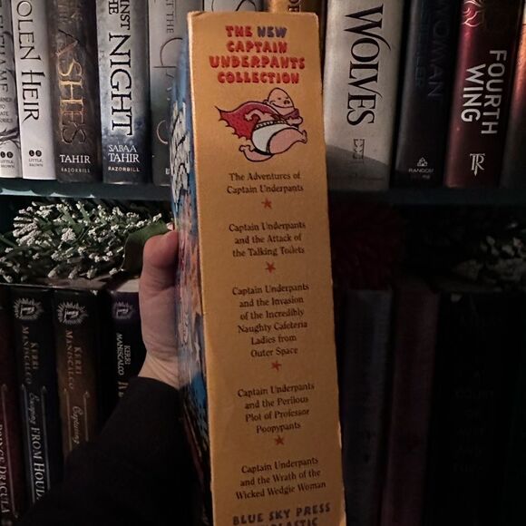 Captain Underpants | Book Box Set - Picture 3 of 5